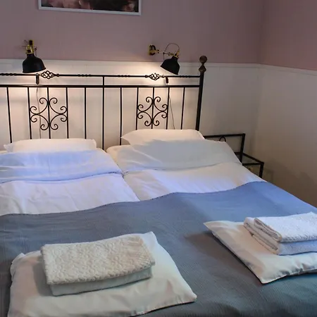 Nalles Gaesthem * Eckero