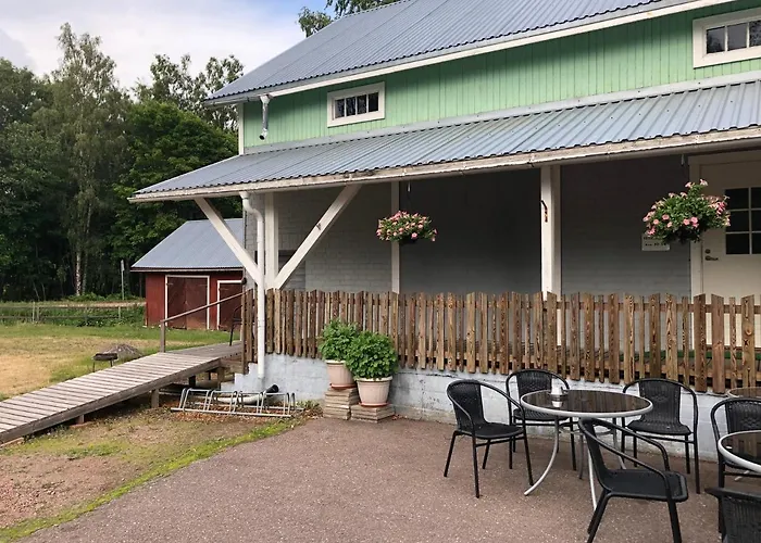 Nalles Gästhem Bed & Breakfast Eckero