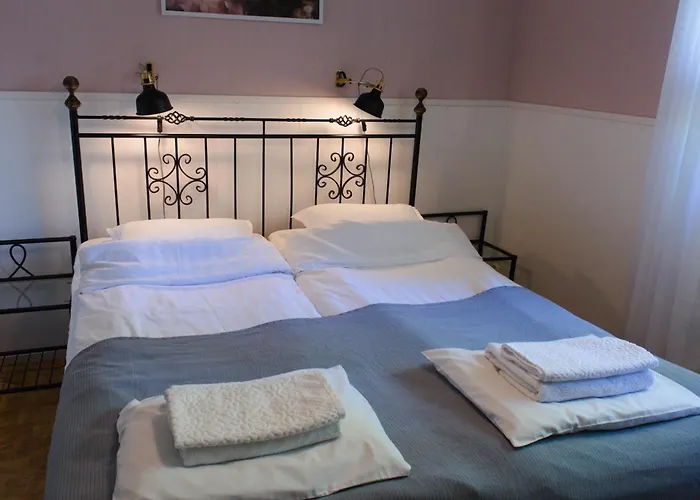 Nalles Gästhem * Eckero